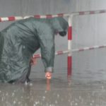 radomsko, ulewa, deszcz, ulice, zalane, mostek