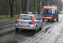 Wypadek na Przedborskiej: Zderzenie dwóch aut i potrącony rowerzysta