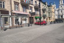 Właściciele nieruchomości, użytkownicy wieczyści oraz wspólnoty mieszkaniowe będą mogli ubiegać się o miejskie dotacje na prace konserwatorskie, restauratorskie i roboty budowlane. Prezydent Miasta Radomska ogłosił nabór wniosków na 2027 rok. Wsparcie obejmie nieruchomości położone na terenie Specjalnej Strefy Rewitalizacji, które nie są wpisane do rejestru zabytków.