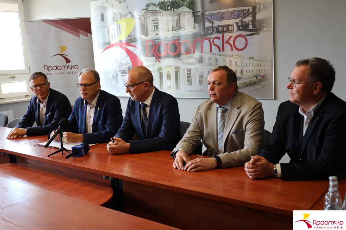 Na strefie powstanie nowy zakład. Podpisanie umowy 40 mln inwestycja