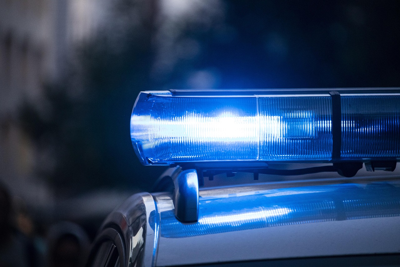 71-latek z raną postrzałową znaleziony martwy na posesji
