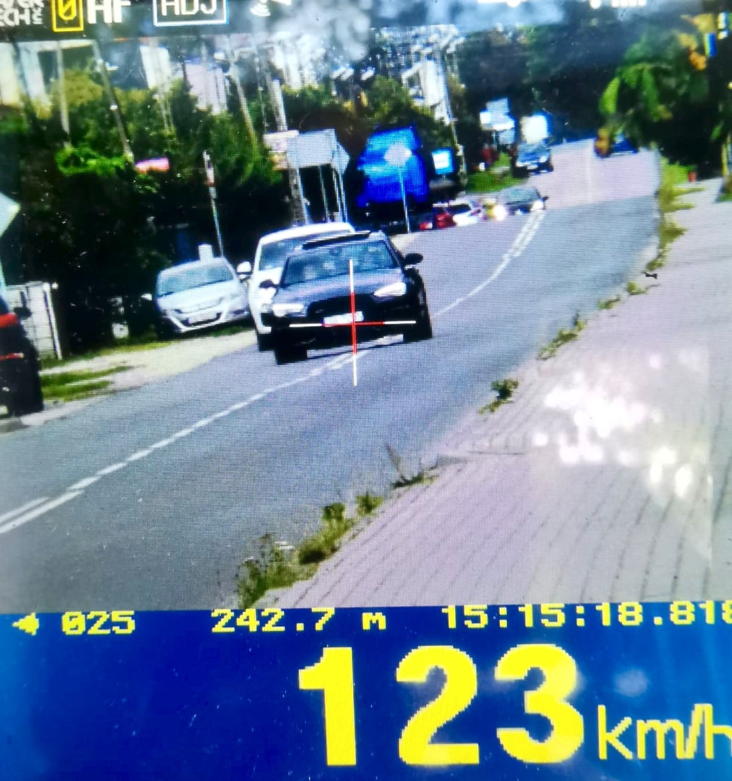 Pędził 123 km/h w obszarze zabudowanym. 34-latek stracił prawo jazdy na 3 miesiące