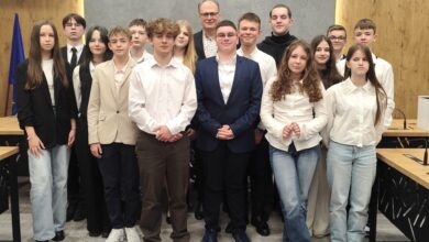 Pierwsza Sesja Młodzieżowej Rady Miasta Radomska. Wybrano Prezydium