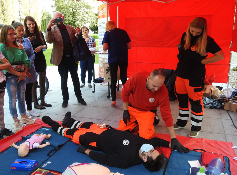 Alarm, ewakuacja, pierwsza pomoc. Radomsko szkoli swoich mieszkańców