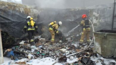 Pożar w strefie ekonomicznej w Radomsku. Paliły się odpady poprodukcyjne