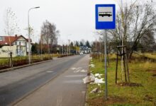 Nowe oznakowanie przystanków w związku ze zmianą trasy autobusu linii 19