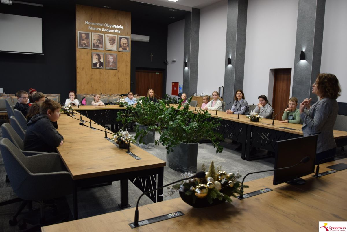 Poznali miasto od środka. Uczniowie odwiedzili urząd