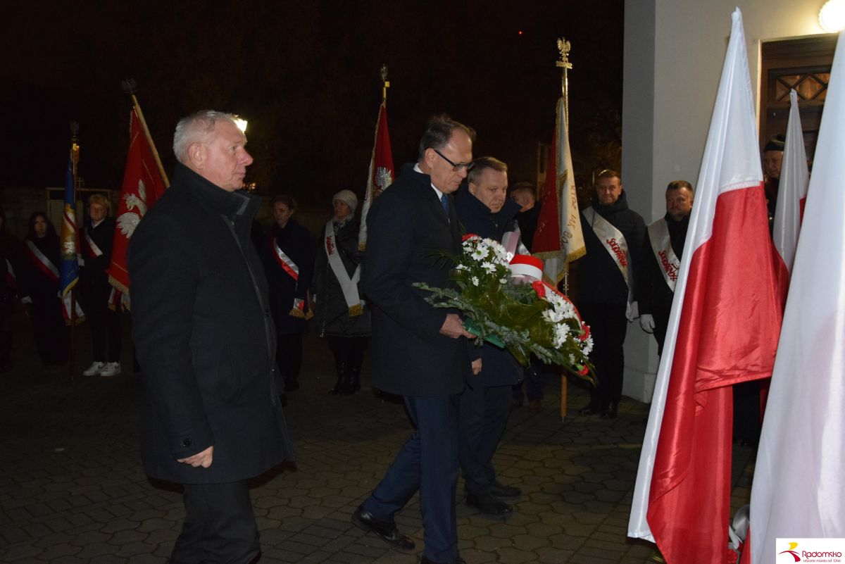 Msza święta i kwiaty w 44. rocznicę wprowadzenia stanu wojennego