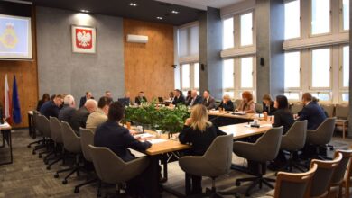 Budżet 2025 po korektach. Mniej wydatków, więcej dochodów