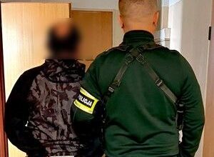 Rzucał kostką brukową w witryny sklepów. 38-latek z Radomska zatrzymany