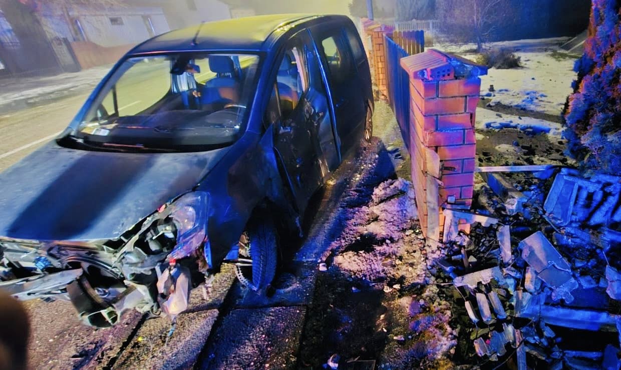 Wypadek w Silnicy. Kierowca został ranny