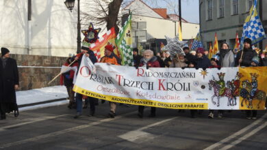 Orszak Trzech Króli przeszedł ulicami Radomska pod hasłem „Nadzieją się cieszą!” [ZDJĘCIA]