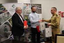 Ich szybka reakcja zapobiegła tragedii. Uratowali dwie osoby z pożaru