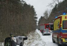 48-latka wjechała do przydrożnego rowu