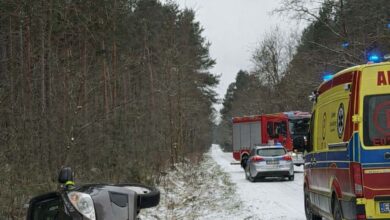 48-latka wjechała do przydrożnego rowu