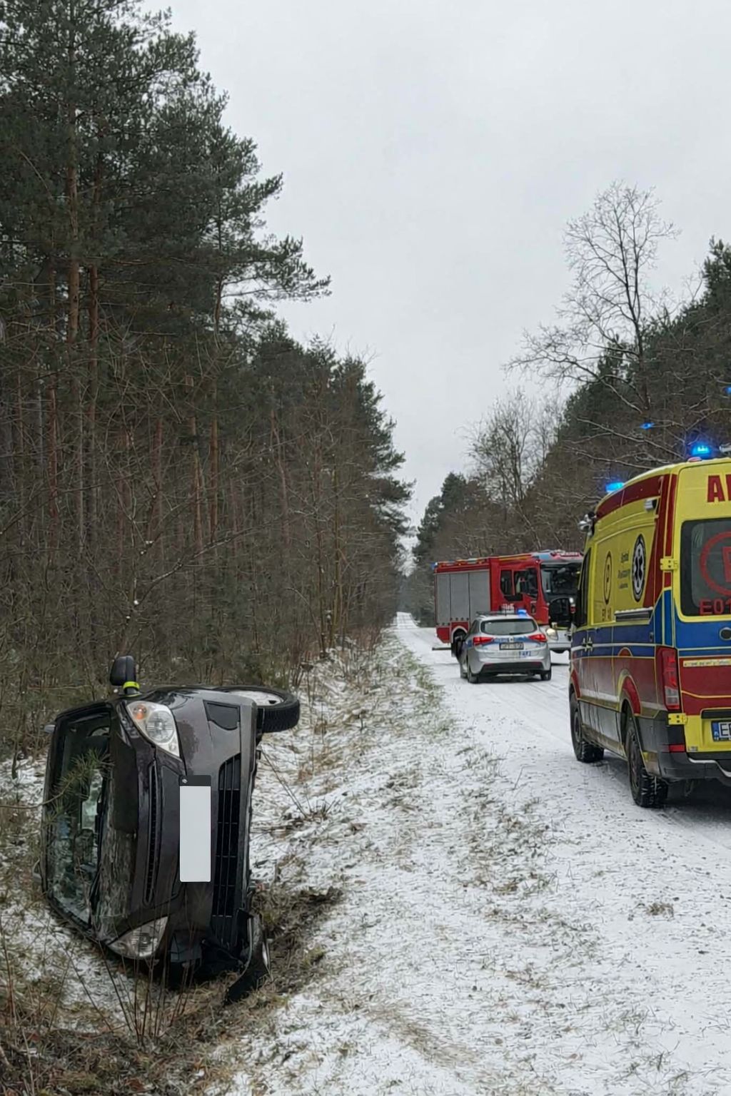 48-latka wjechała do przydrożnego rowu