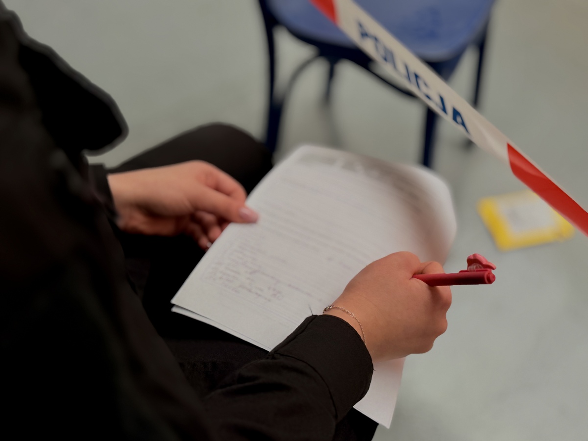 Nie tylko teoria – uczniowie sprawdzili się w policyjnych zadaniach praktycznych