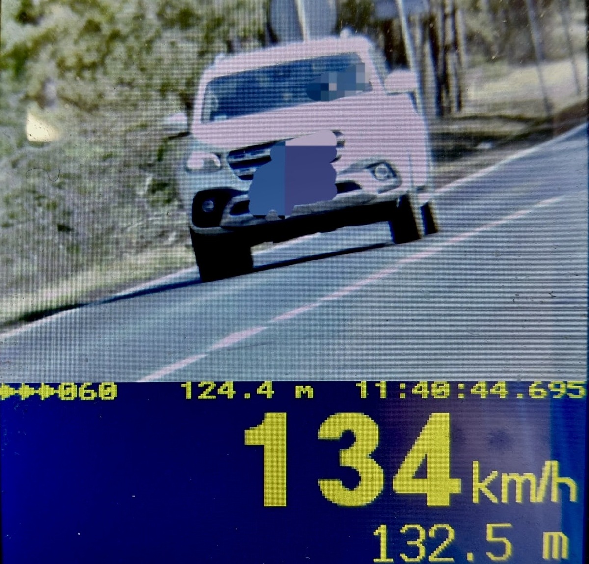 Młody kierowca pędził 134 km/h przy „pięćdziesiątce”. Stracił prawo jazdy