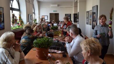 Kolorowo i rodzinnie – mieszkańcy tworzyli palmy wielkanocne