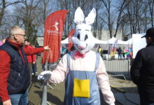 Kolorowo i rodzinnie w Parku Świętojańskim. Trwa Jarmark Wielkanocny [ZDJĘCIA]