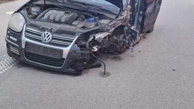 Poranny wypadek na A1. Auto uderzyło w bariery energochłonne