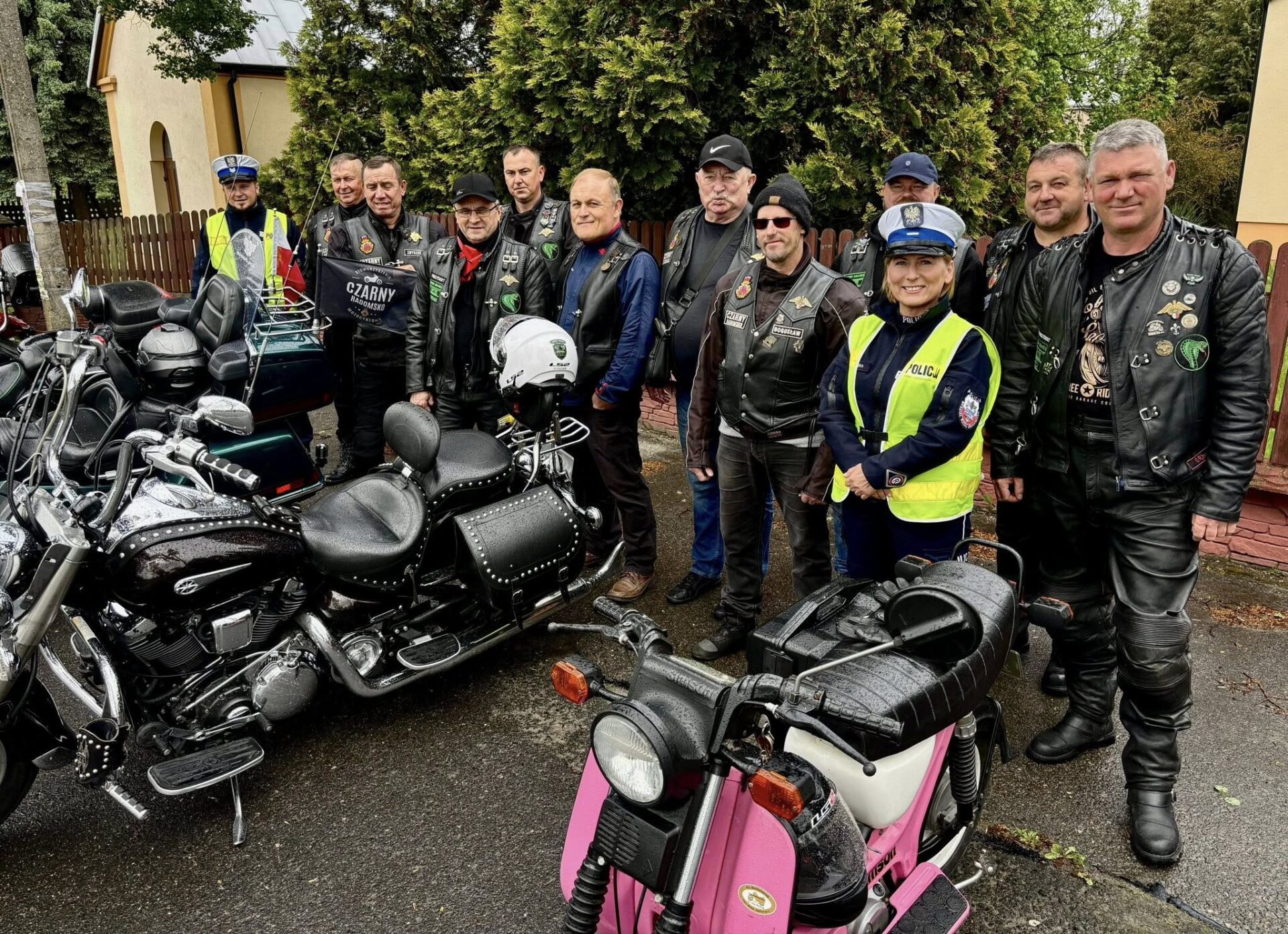 „Zmieścimy się wszyscy” – wspólna akcja policji i motocyklistów w Kietlinie