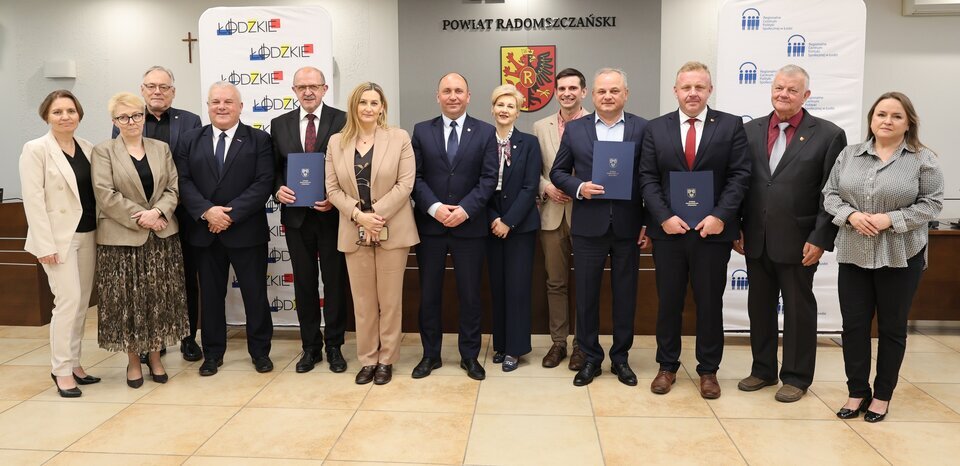 Seniorzy, młodzież i pacjenci skorzystają. Powiat radomszczański z dużym dofinansowaniem