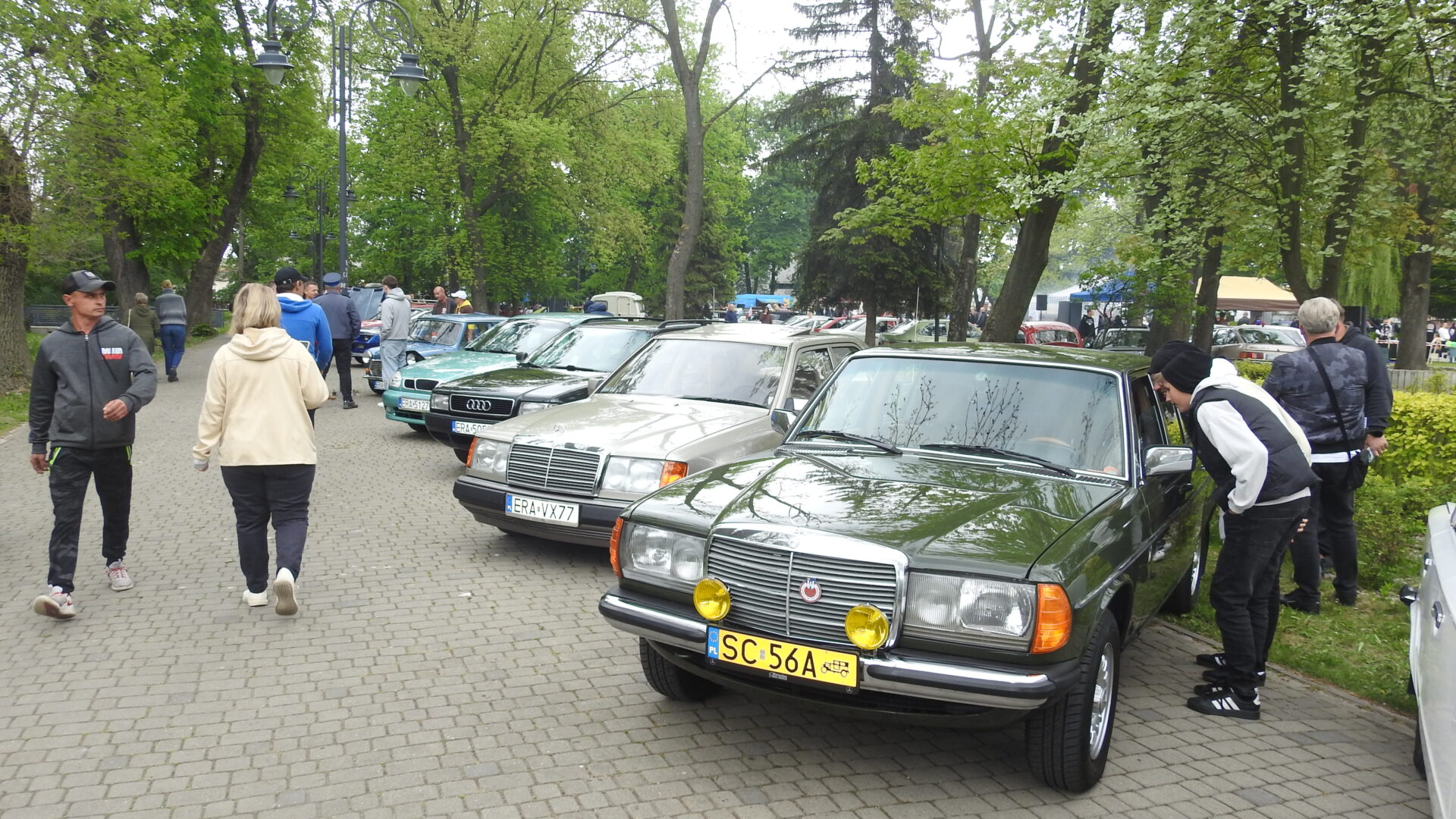 Motoryzacyjne perełki opanowały Park Świętojański [ZDJĘCIA]
