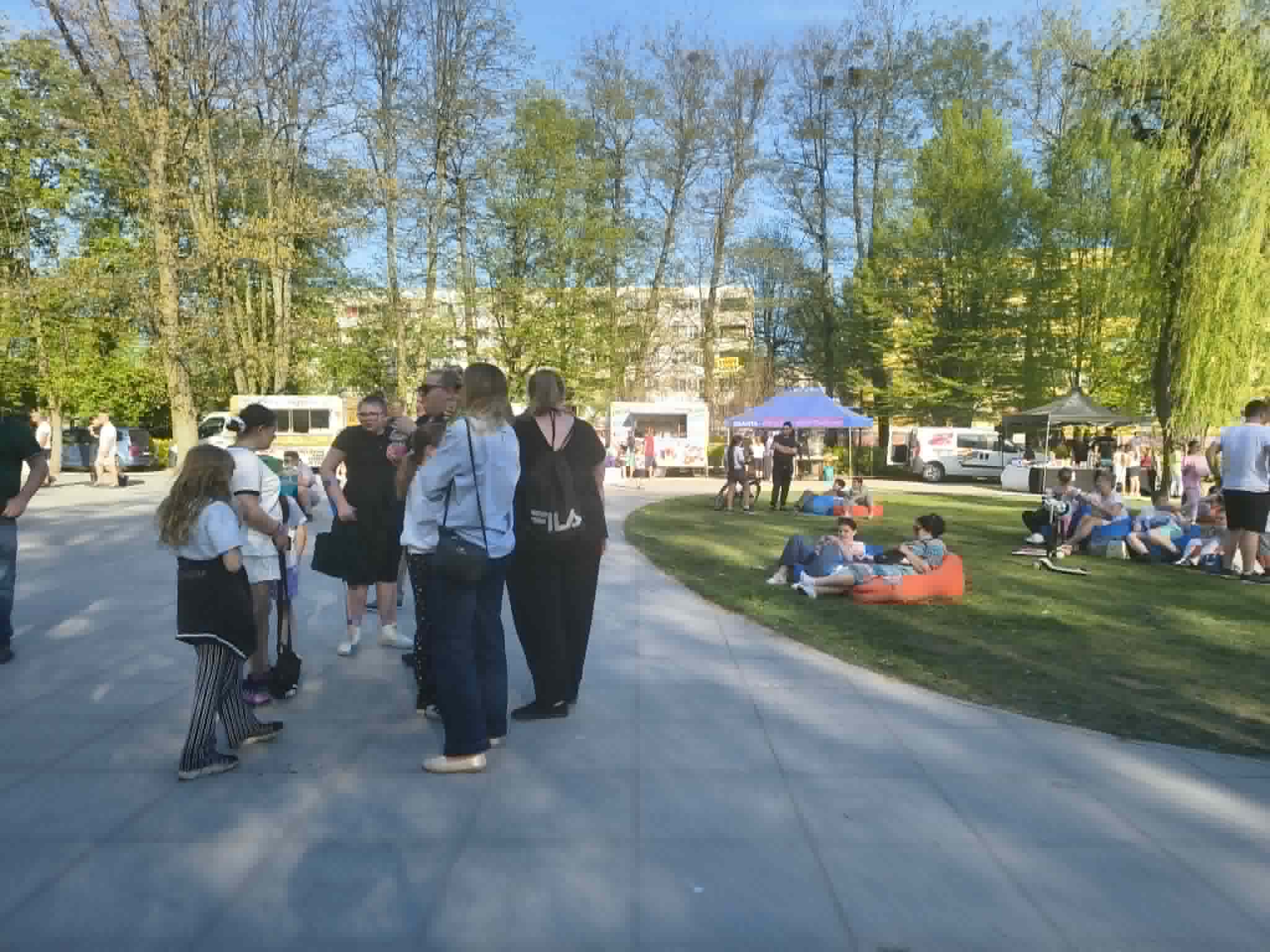 Food trucki w Parku Świętojańskim