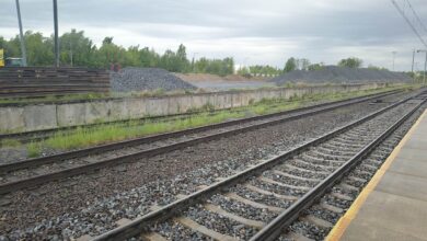 Kolejne utrudnienia drogowe w Radomsku. Dwa przejazdy kolejowe zamknięte