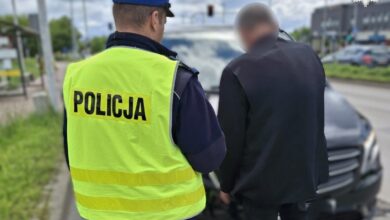 Pijany kierowca karawanu przewoził trumnę z ciałem. Miał 2,5 promila