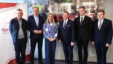 Naukowcy pomogą w rozwoju miasta. Radomsko podpisało umowę z Uniwersytetem Łódzkim