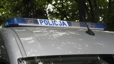 Zderzenie osobówki z ciężarówką w Kletni. 22-latka trafiła do szpitala