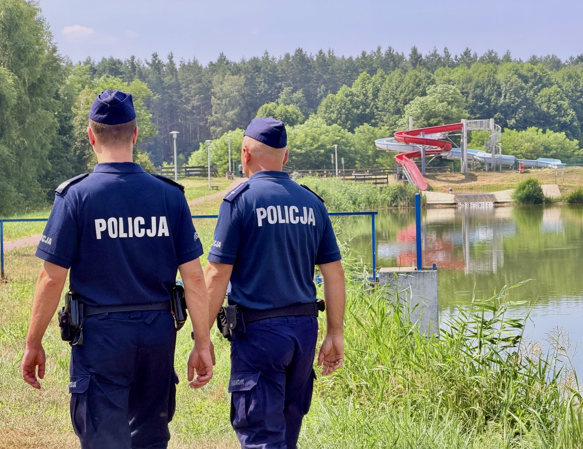 Wakacyjny patrol nad kąpieliskiem. Policjanci apelują o rozwagę