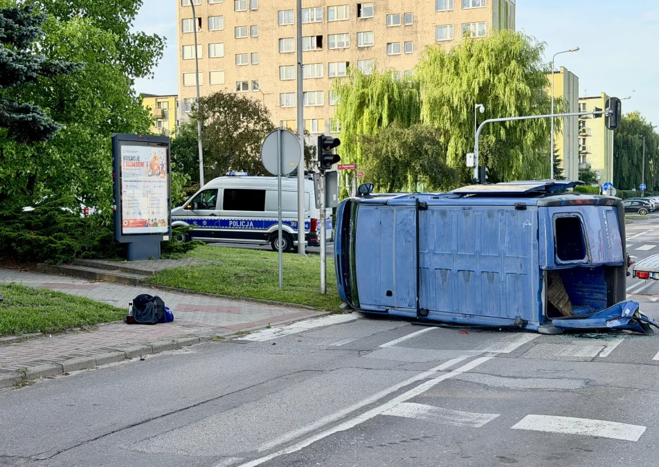 Wypadek na skrzyżowaniu Piastowskiej i Tysiąclecia. 3 osoby trafiły do szpitala