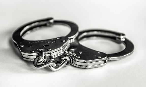 Trzy listy gończe i policyjna interwencja. 42-latek trafi do zakładu karnego