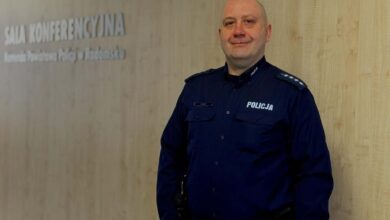 Zostawiła na peronie torbę z lekami. Pomógł dzielnicowy