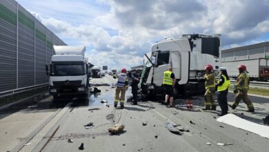 Zderzenie dwóch ciężarówek na A1. Autostrada w kierunku Gdańska zablokowana