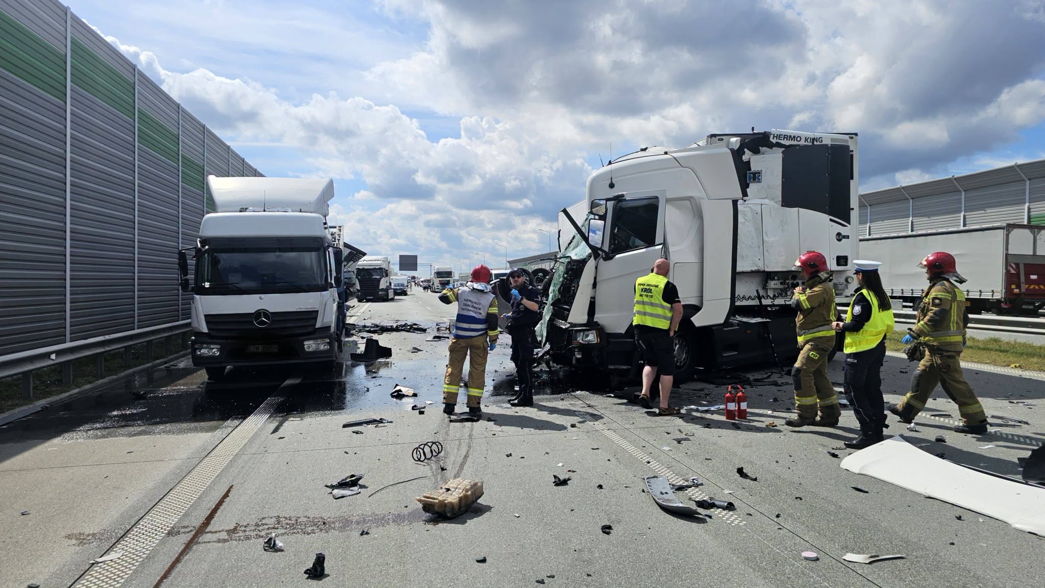 Zderzenie dwóch ciężarówek na A1. Autostrada w kierunku Gdańska zablokowana
