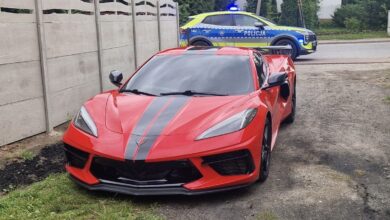 Miał Corvette, ale nie miał rejestracji ani OC. Tablice kupił w internecie