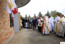 Po blisko 10 latach wróciła na Folwarki. Tablica upamiętniająca ofiary wojny ma nowe miejsce