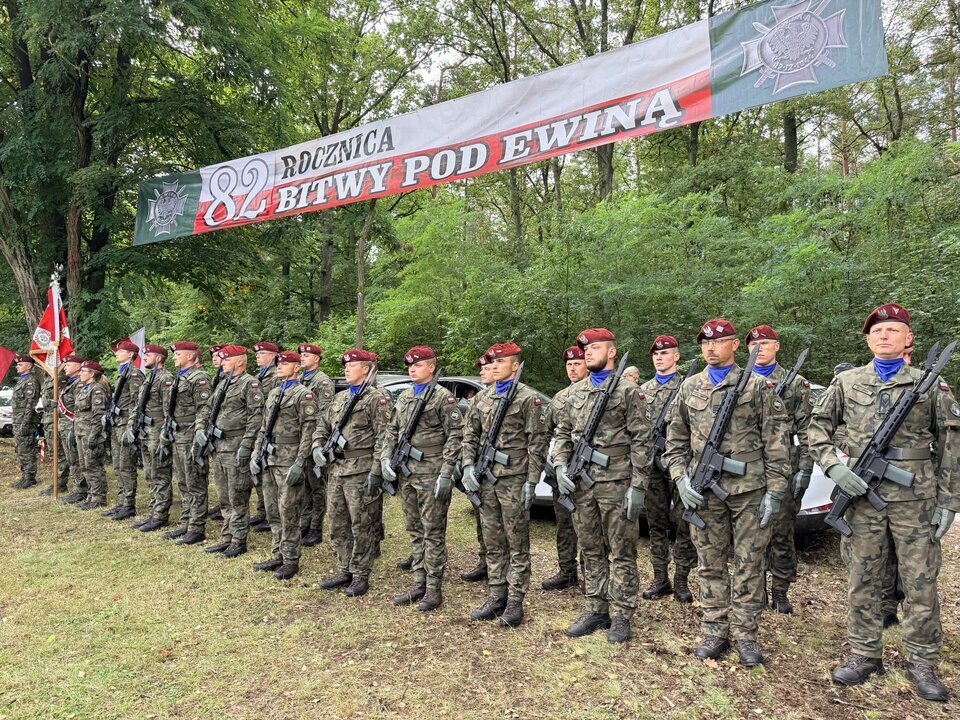 Pamięć, która łączy pokolenia. Hołd dla bohaterów bitwy pod Ewiną