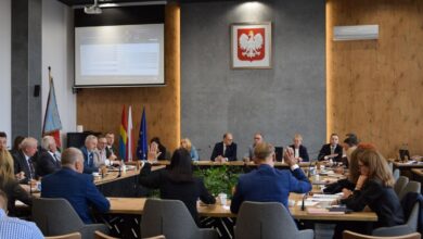 Ważne decyzje dla Radomska. Radni o budżecie, szkołach, drogach i mieszkaniach