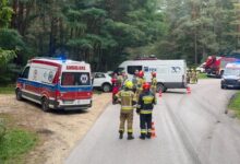 Zderzenie busa z Volkswagenem. Dwie osoby w szpitalu