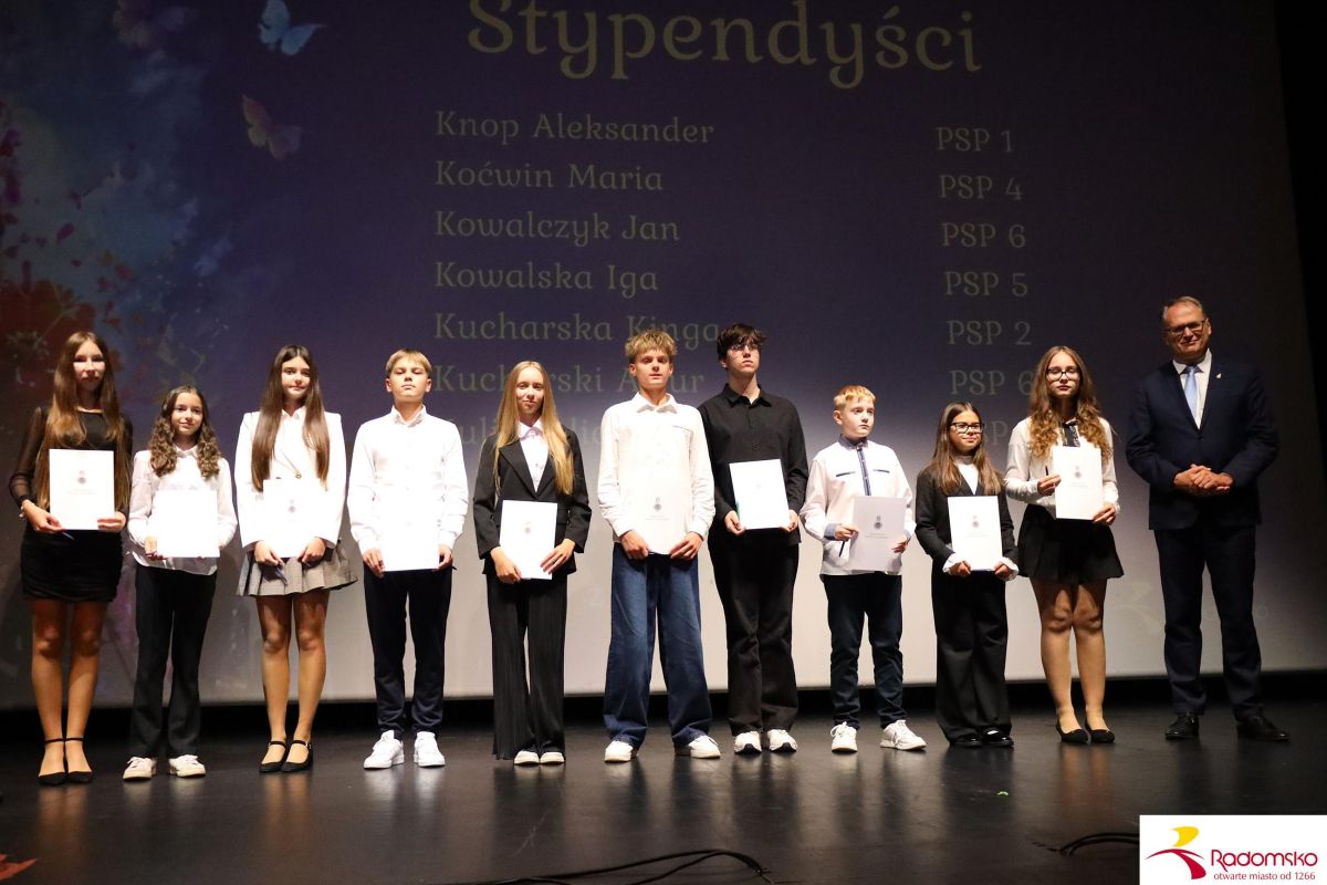 Stypendia za naukę i osiągnięcia artystyczne. Oto wyróżnieni uczniowie