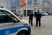 Czy uczniowie są bezpieczni? Policja patroluje okolice szkół i weryfikuje zgłoszenia